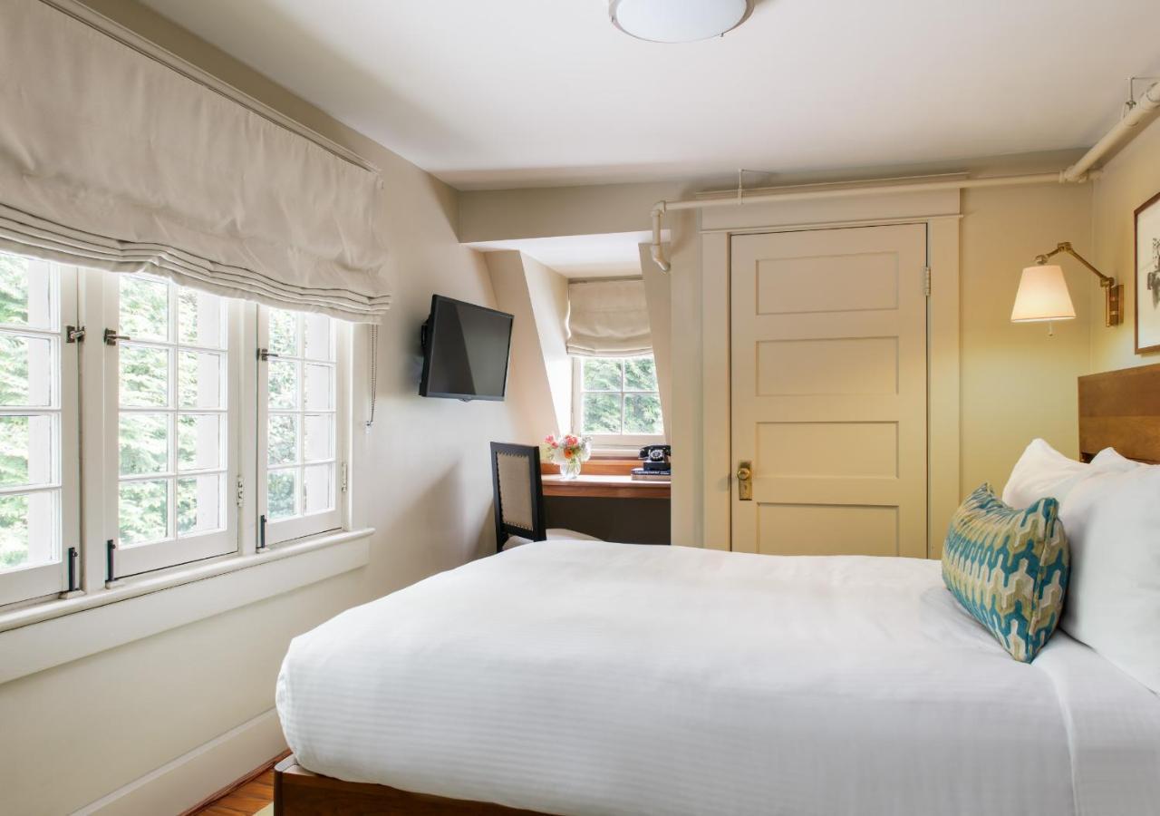 Oakhurst Inn At The University Charlottesville Buitenkant foto