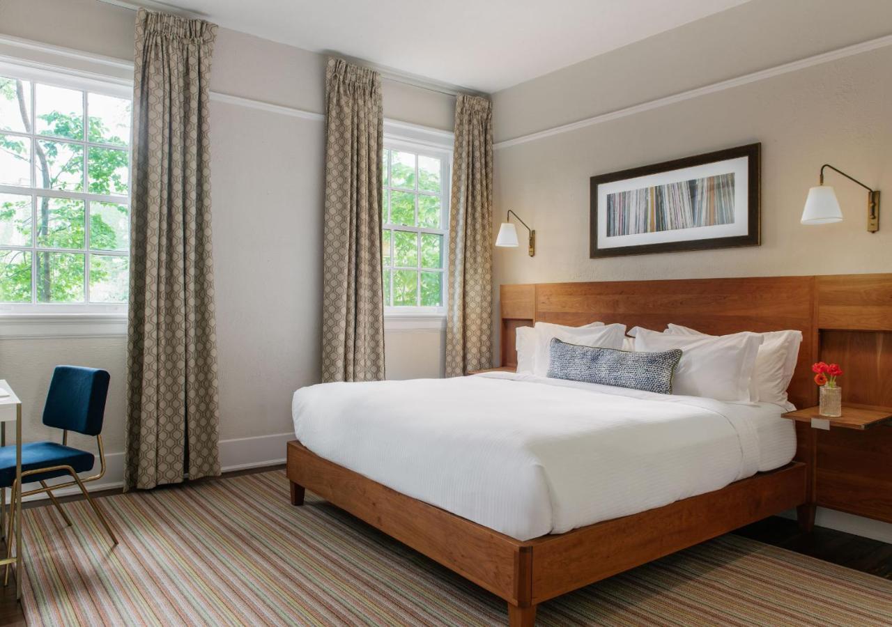 Oakhurst Inn At The University Charlottesville Buitenkant foto