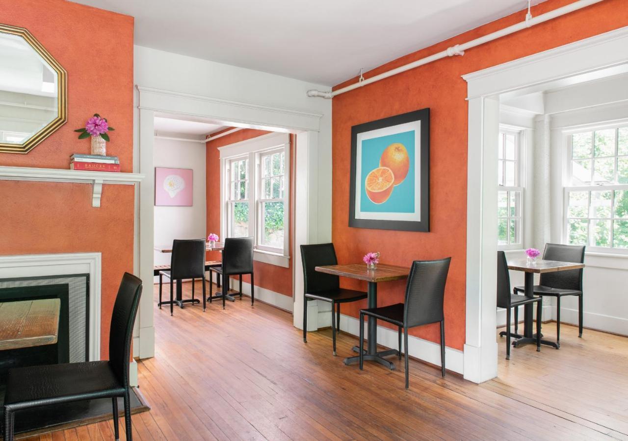 Oakhurst Inn At The University Charlottesville Buitenkant foto