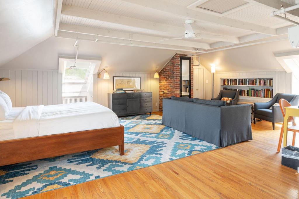 Oakhurst Inn At The University Charlottesville Buitenkant foto