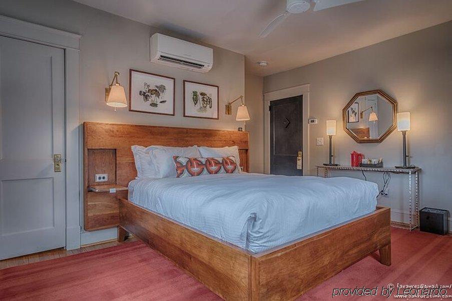 Oakhurst Inn At The University Charlottesville Buitenkant foto